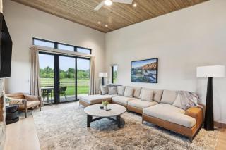 Mara Luxury Cabins- Ponderosa - 7