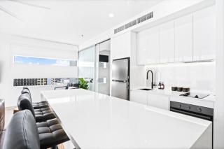 1007 Harbour Lights with Ocean Views - Cairns - 4