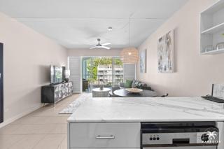 Beach Club Luxury apartment with Rooftop Spa - Palm Cove - 4