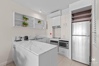 Beach Club Luxury apartment with Rooftop Spa - Palm Cove - 3