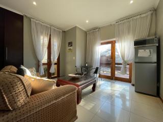 Jade Mountain Cottage 玉山小屋 - 1