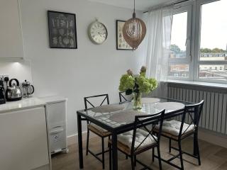 Modern 4 bed-2 bath in Battersea - Londra - 0
