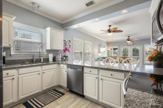 Bama Barefoot Beach House- near beach pool - Gulf Shores - 5