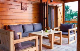 4 Bedroom Awesome Home In Vukovar - Vukovar - 5