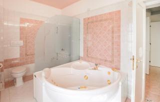 Awesome Apartment In Castel Rigone - Castel Rigone - 4