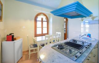 Awesome Apartment In Castel Rigone - Castel Rigone - 6
