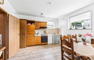 2 Bedroom Nice Apartment In Hildfeld - 7