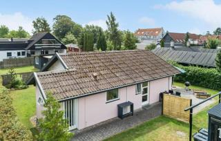 2 Bedroom Cozy Home In Væggerløse - Marielyst - 1