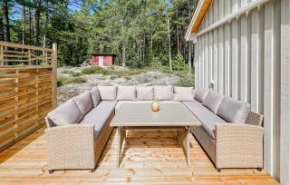Cozy Home In Säffle With Lake View - 9
