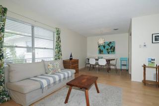 The Manasota Beach House private Pool & Jacuzzi close to the beaches PET FRIENDLY - 4