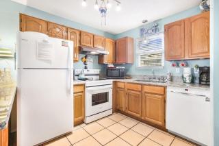 Sunrise Village 215- 2BR 1BA gulf front sleep 6 - 2