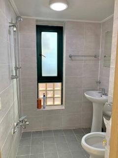 3 min walk from Sinnonhyun St - Seoul - 9