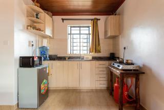 Penthouse Rooftop Studio with King bed - Nairobi - 7