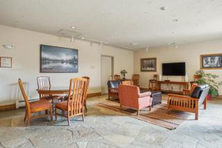 Cozy Ski-In Ski-Out Condo with Heated Pool - 2