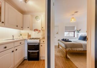 6 Coach House - Broad Haven - 3