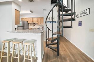 Cozy and Bright condo on private section of beach with a pool! - Panama City Beach - 5