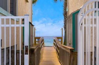 Cozy and Bright condo on private section of beach with a pool! - Panama City Beach - 8