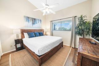 Cozy and Bright condo on private section of beach with a pool! - Panama City Beach - 2