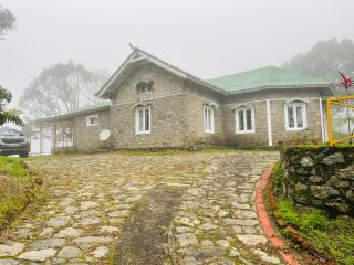 Thottom Stays Private Bungalow - Munnar - 7