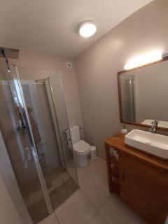 Joli studio rez de jardin, piscine, jacuzzi - 6