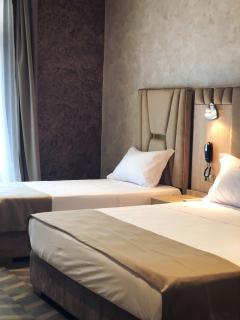 Hôtel Césarée - - 2