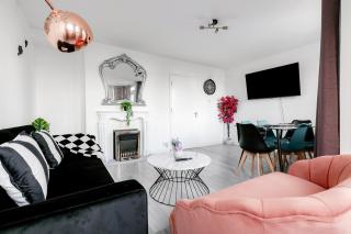 3BR Off A13 , Sleeps 6, 2mins to Langdon DLR,Free Parking - Londra - 2