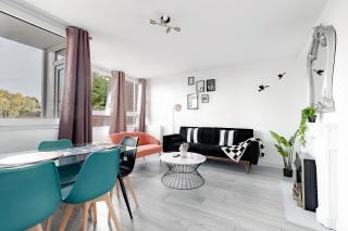 3BR Off A13 , Sleeps 6, 2mins to Langdon DLR,Free Parking - Londra - 6