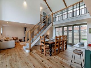4 Bed in Howden 93496 - Brough - 2