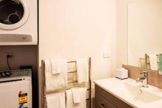 Central Queenstown studio apartment - 1 king bed - Queenstown - 2