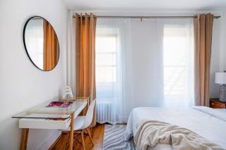 444-3A Newly renovated 1BR - Elevator Building - 1