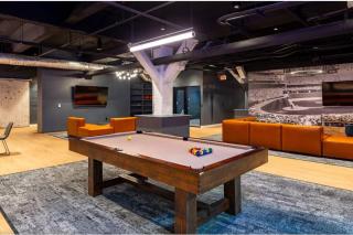 King Bed, Parking, Near Stadium - Cincinnati - 4