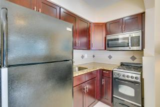 Pet-Friendly Hallandale Beach Condo Near Boardwalk - Hallandale Beach - 9