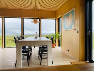 Modern Cottage with Mountain View - 7