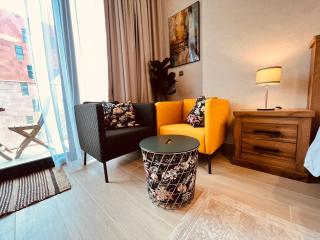 Deluxe Studio Pool View - Gym & Facilities Access - 4