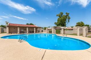 Charming Condo with Pool in Mesa - Mesa - 2