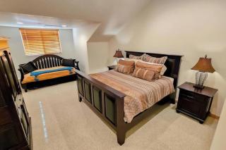 Pow Mow Retreat with Resort Amenities - 9