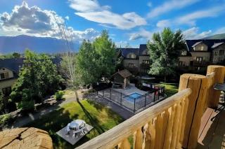 Pow Mow Retreat with Resort Amenities - 6