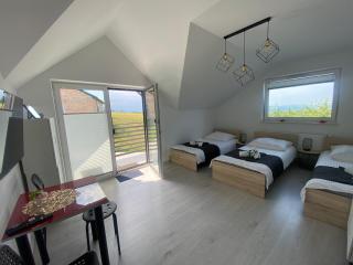 Apartamenty Emerald Hills - - 2
