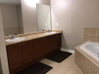 ZK7 Room Near Airport - Mississauga - 6