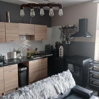Llandudno Beachfront 2 Double Bedroom Apartment 2nd Floor - Llandudno - 9