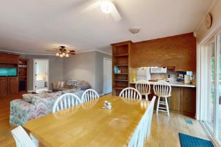 Lakeview Getaway - 3