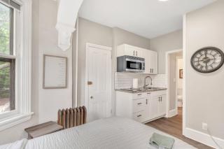 Trolley Teacup Charming Cozy Studio apts - 3