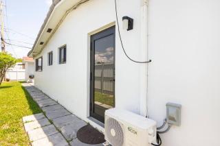 Private Double Room Near Miami Clinics - 9