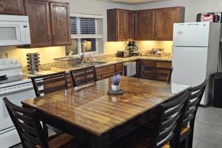 3Bd - King - Breakfast - Lagoon - SUPs - Washer Dryer - Sleeps 11 - Farmington - 8