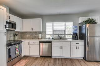 Walk to Sand Surfside Beach Getaway with Deck - 1