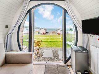 Tonnau Pod-Uk46076 - Towyn - 0