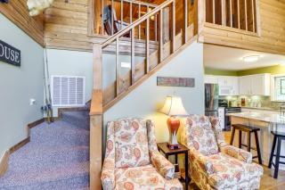 Peaceful Greers Ferry Cabin with Deck and Lake View! - Fairfield Bay - 5