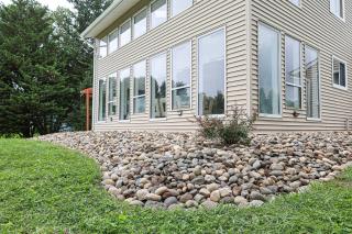 Beautiful home with mountain top views with an EV and NEMA connection!! - Poughkeepsie - 9