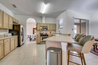 Near Golf Elegant Haines City Home with Pool! - Haines City - 4
