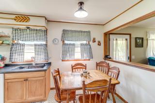 Horses Welcome Marble Falls Home with Grill! - Hasty - 5